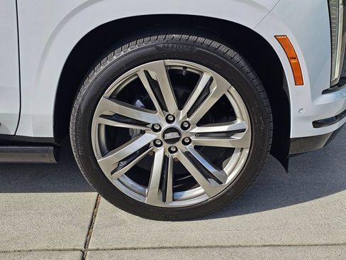 New 2026 Cadillac Escalade ESV Platinum Sport AWD/4WD image 9
