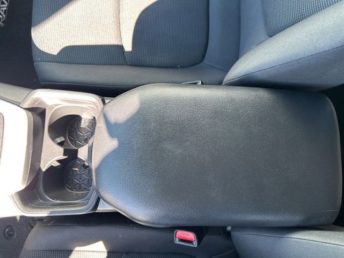 Used 2021 Toyota RAV4 LE image 25