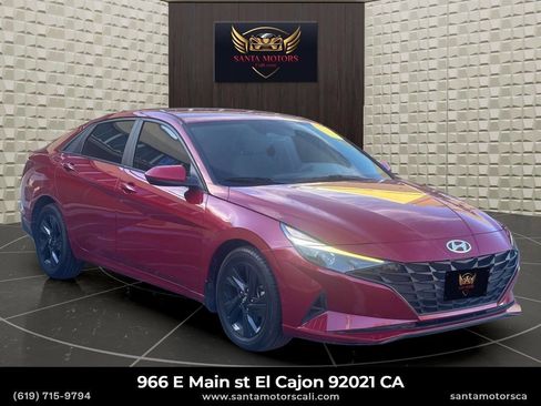 Used 2022 Hyundai Elantra SEL image 2