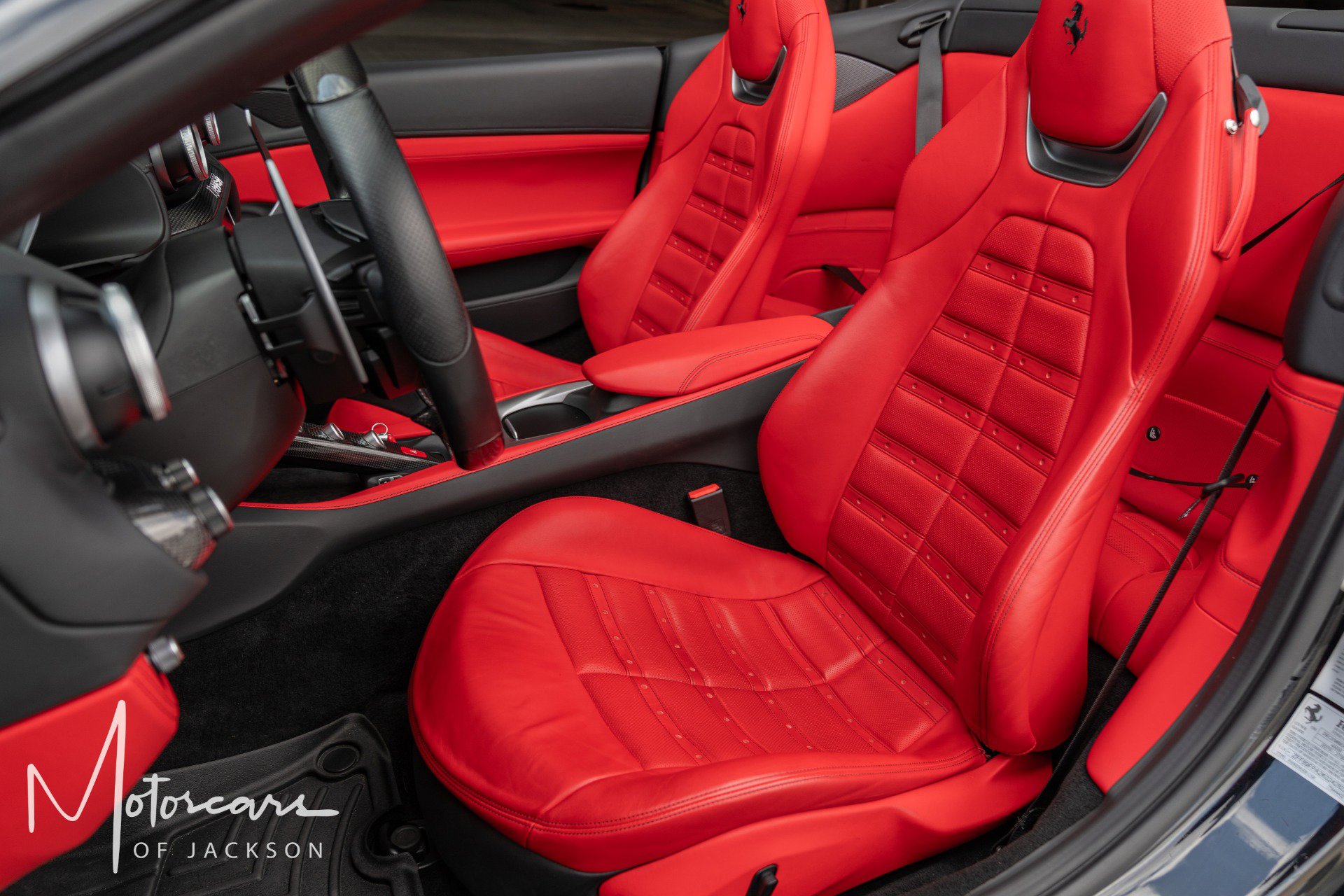 Used 2019 Ferrari Portofino RWD image 16