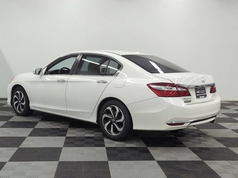 Used 2016 Honda Accord EX image 5