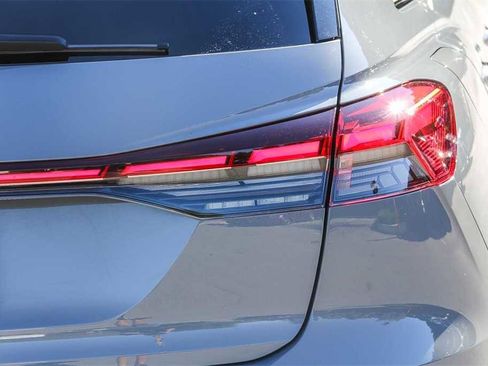 Used 2025 Audi Q4 e-tron Premium w/ Convenience Package image 11