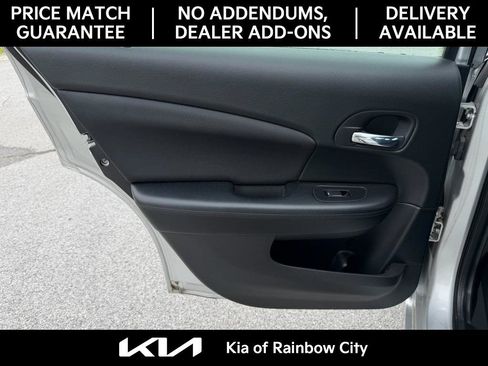 Used 2011 Chrysler 200 LX FWD image 15
