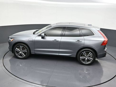Used 2019 Volvo XC60 T8 Momentum w/ Premium Package AWD/4WD image 15