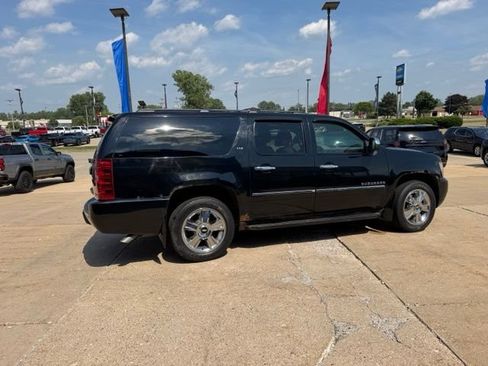 Used 2010 Chevrolet Suburban LTZ AWD/4WD image 9