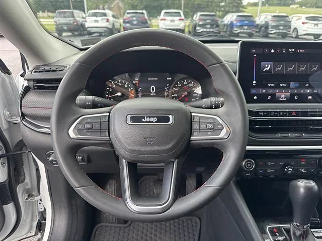 Used 2022 Jeep Compass Trailhawk AWD/4WD image 9