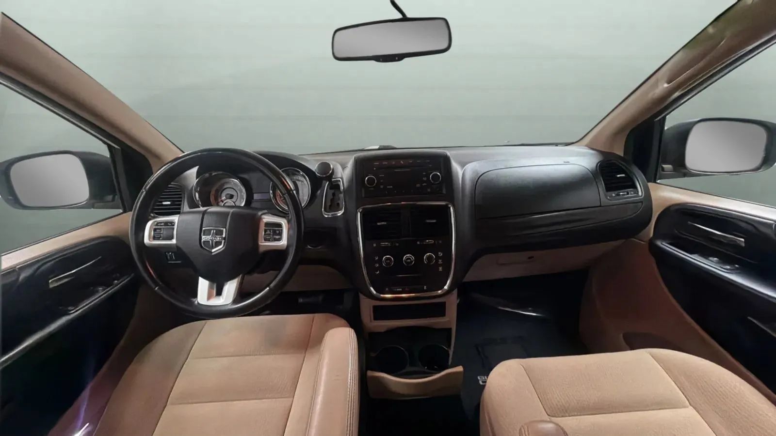Used 2015 Dodge Grand Caravan American Value Package w/ UConnect Hands-Free Group FWD image 9