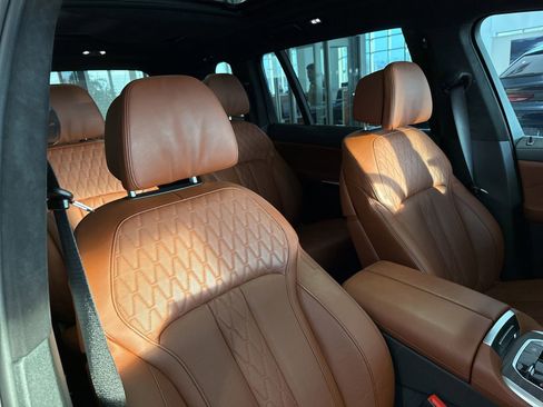 Certified 2025 BMW X7 M60i image 40