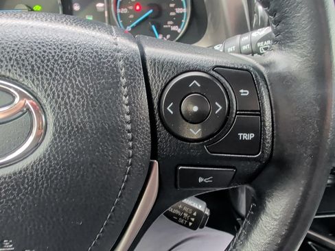 Used 2018 Toyota RAV4 XLE AWD/4WD image 9