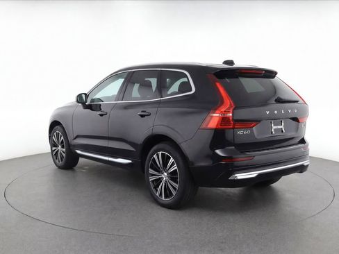 Certified 2023 Volvo XC60 B5 Plus w/ Climate Package AWD/4WD image 3