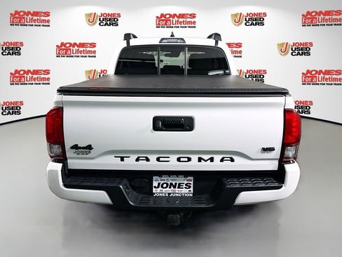 Certified 2022 Toyota Tacoma SR image 15