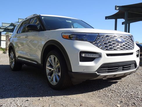 Used 2023 Ford Explorer Platinum w/ Equipment Group 601A image 10