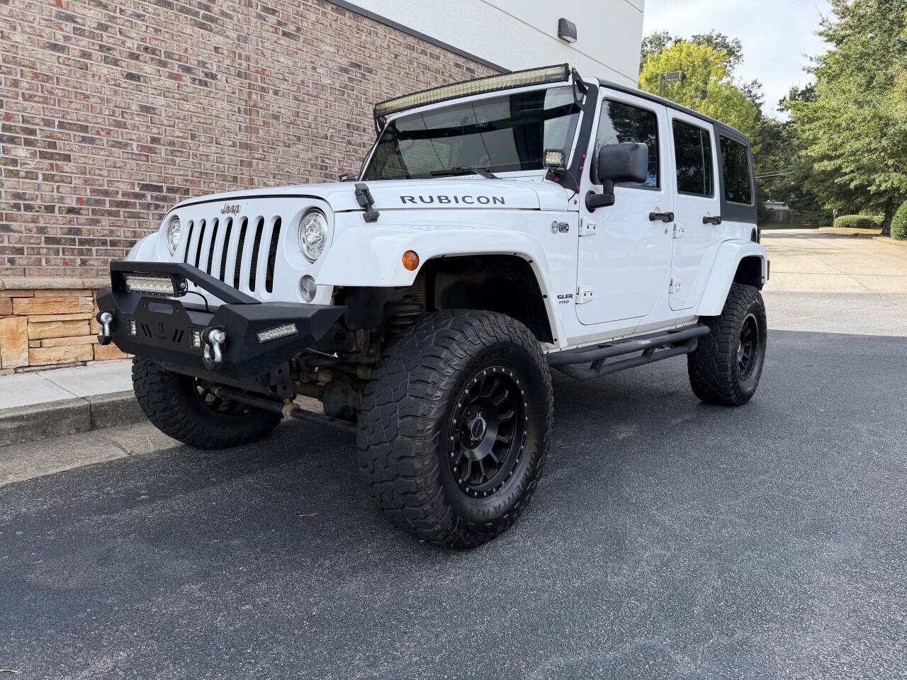 Used 2017 Jeep Wrangler Unlimited Rubicon w/ Connectivity Group AWD/4WD image 1