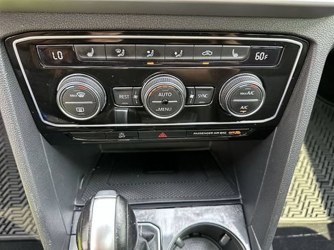 Used 2022 Volkswagen Atlas SE FWD image 21