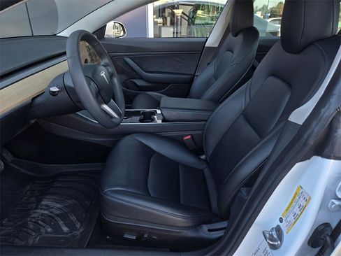 Used 2019 Tesla Model 3 Standard Range Plus image 15