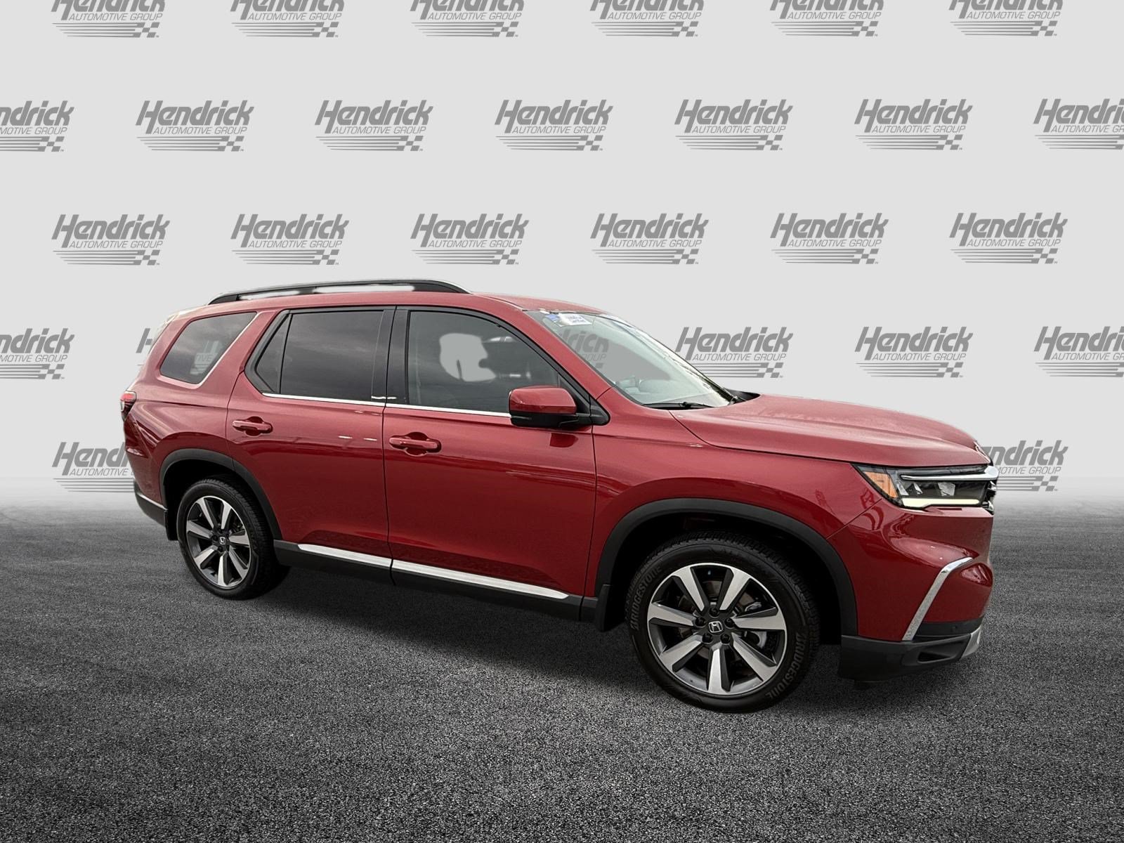 Certified 2024 Honda Pilot Touring image 2