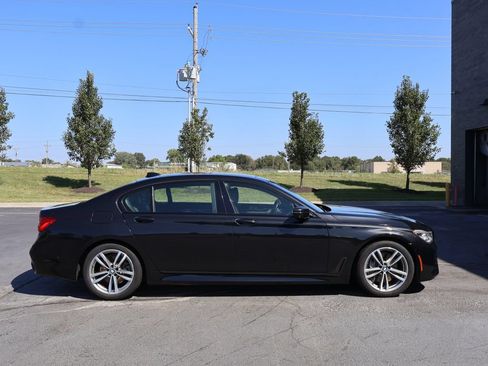 Used 2019 BMW 750i xDrive w/ Executive Package AWD/4WD image 9