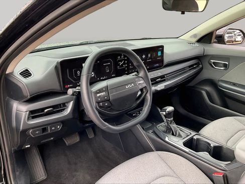 Used 2025 Kia K4 EX FWD image 16