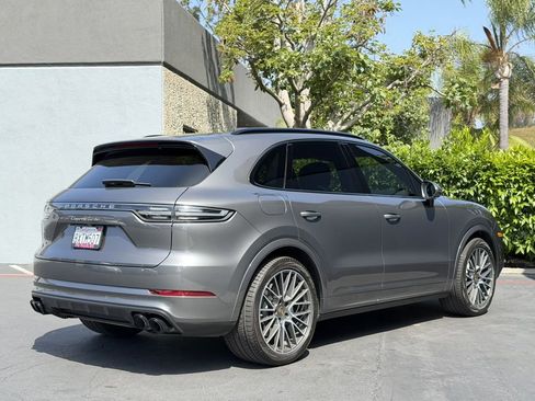 Used 2021 Porsche Cayenne Turbo AWD/4WD image 16