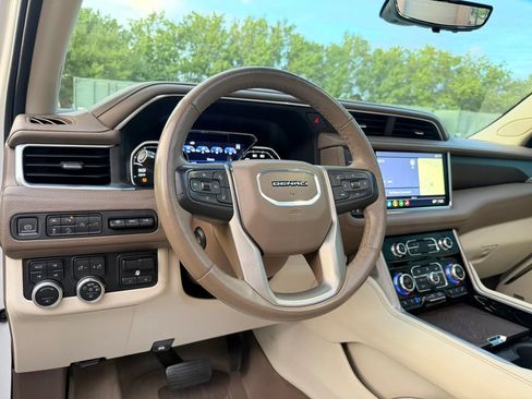 Used 2021 GMC Yukon Denali w/ Denali Ultimate Package AWD/4WD image 22