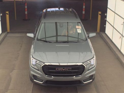 Used 2023 GMC Terrain SLE w/ Driver Convenience Package AWD/4WD image 2
