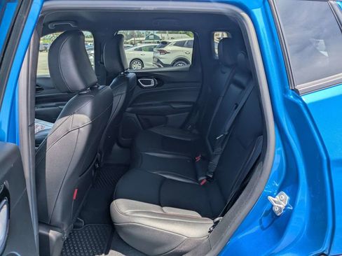 Certified 2025 Jeep Compass Trailhawk AWD/4WD image 14