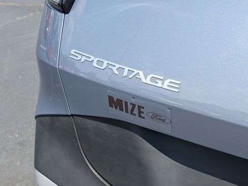 Used 2025 Kia Sportage EX FWD image 24