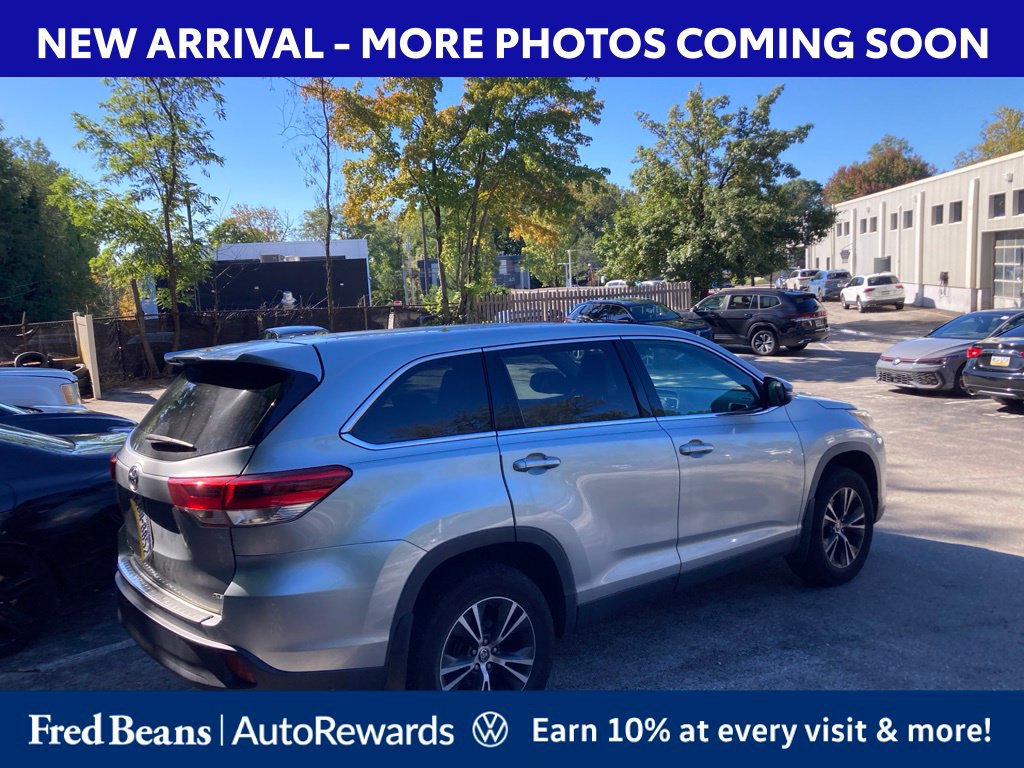 Used 2019 Toyota Highlander LE AWD/4WD image 6