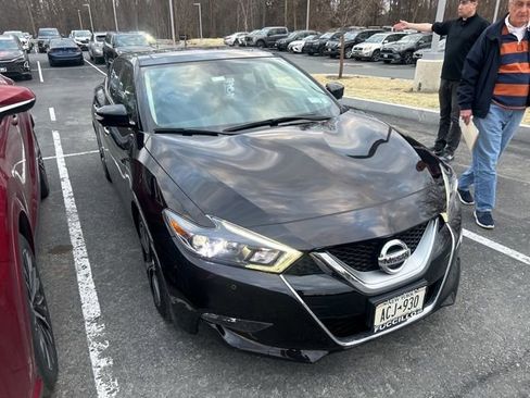 Used 2017 Nissan Maxima Platinum image 4