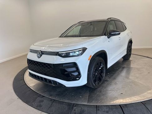 New 2026 Volkswagen Tiguan SE R-Line AWD/4WD image 4