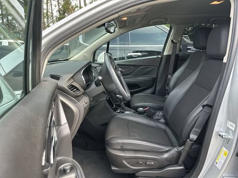 Used 2021 Buick Encore Preferred w/ Safety Package AWD/4WD image 2