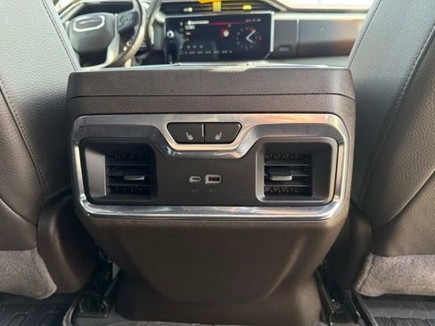 Used 2025 GMC Sierra 3500 Denali w/ Technology Package AWD/4WD image 14