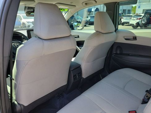 Used 2025 Toyota Corolla Cross L FWD image 10