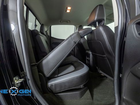 Used 2017 Chevrolet Colorado Z71 AWD/4WD image 35