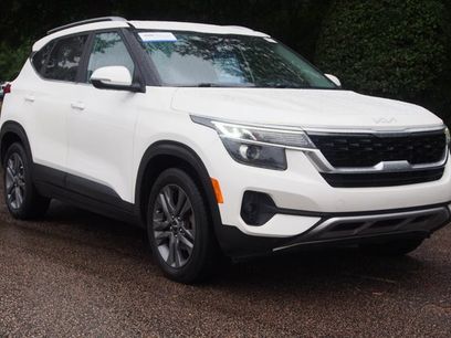 Used 2023 Kia Seltos S w/ Navigation Package