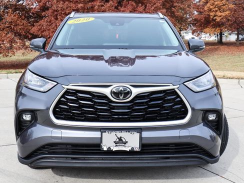 Used 2020 Toyota Highlander XLE image 22