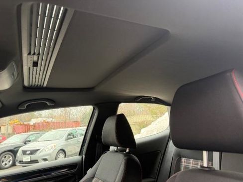 Used 2010 Volkswagen GTI 2-Door image 27