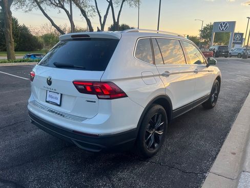 Used 2023 Volkswagen Tiguan SE w/ Panoramic Sunroof Package AWD/4WD image 6