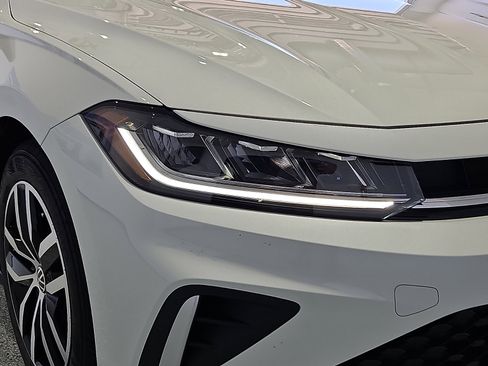 New 2026 Volkswagen Jetta SE FWD image 7