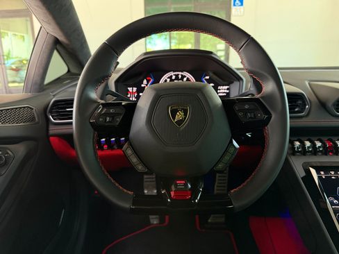 Used 2023 Lamborghini Huracan EVO RWD image 36