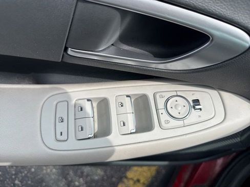 Used 2023 Hyundai Sonata SE w/ Cargo Package FWD image 9