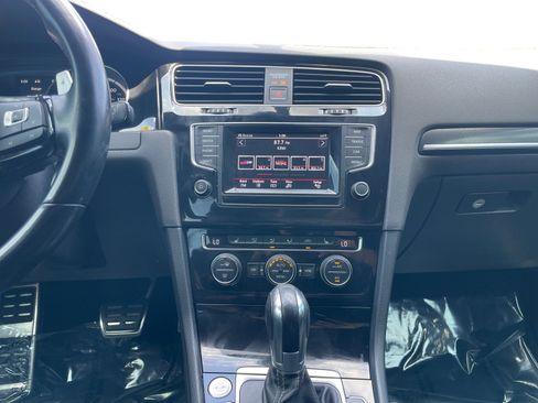 Used 2015 Volkswagen Golf R R image 11