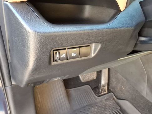 Used 2021 Toyota RAV4 XLE AWD/4WD image 27