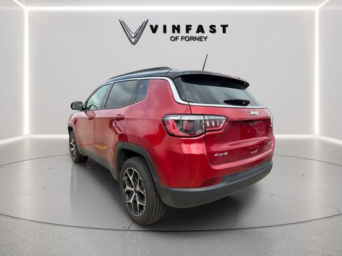 Used 2025 Jeep Compass Limited AWD/4WD image 2