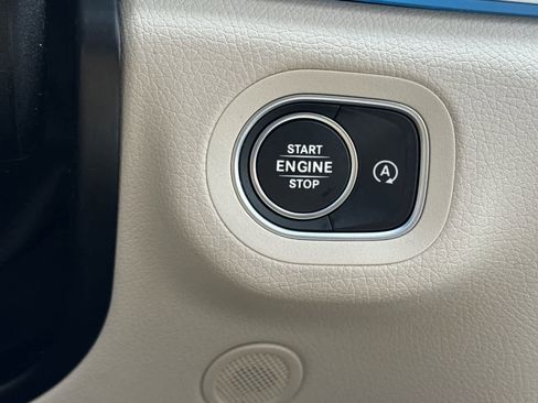 Used 2022 Mercedes-Benz GLS 450 4MATIC image 27