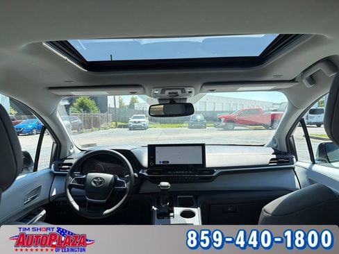 Used 2025 Toyota Sienna XLE w/ XLE Plus Package AWD/4WD image 10
