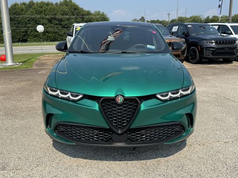 Used 2025 Alfa Romeo Tonale w/ Premium Package AWD/4WD image 2