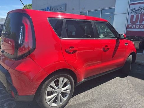 Used 2016 Kia Soul + image 7
