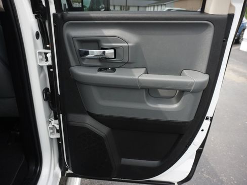Used 2017 RAM 1500 Classic SLT RWD image 13