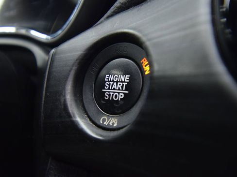 Used 2019 Jeep Grand Cherokee Altitude image 36